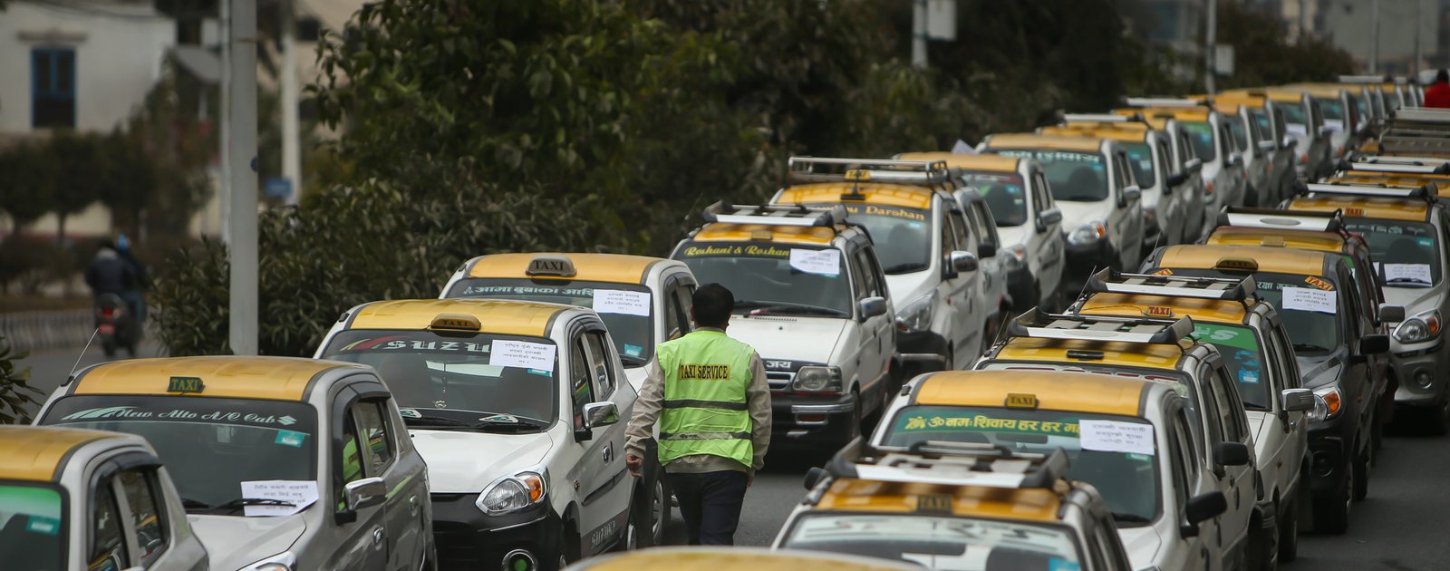 Read more about the article निजी सवारीसाधनमा यात्रु ओसारपसारमा राेक लगाउन माग