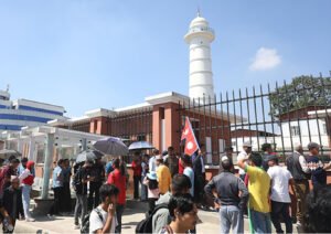 Read more about the article लिफ्ट बिग्रिएपछि धरहरा बन्द