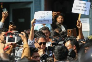 Read more about the article कुलमान हटाएकाे विराेधमा प्रदर्शन